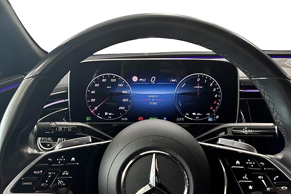 Mercedes-Benz E300 de 5 of 12