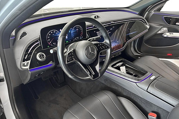 Mercedes-Benz E300 de 6 of 12