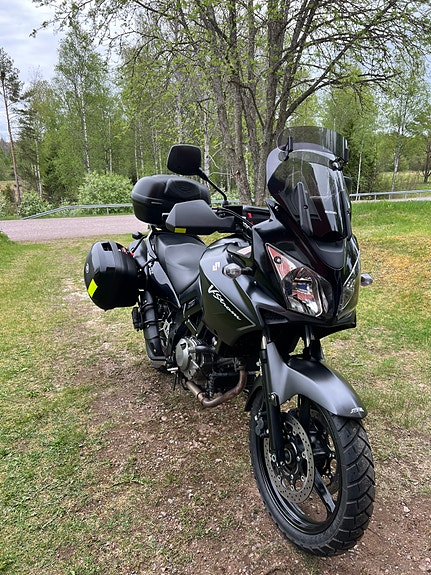 Suzuki DL650 V-Strom 2 of 4