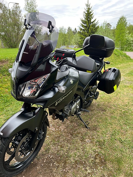 Suzuki DL650 V-Strom 3 of 4