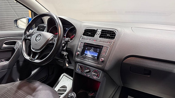 Volkswagen Polo 13 of 18