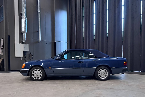 Mercedes-Benz 300 CE-24 4 of 19