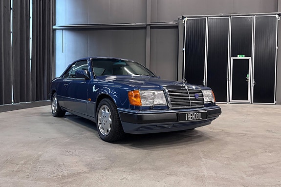 Mercedes-Benz 300 CE-24 9 of 19