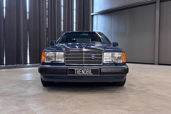 Mercedes-Benz 300 CE-24 10 of 19