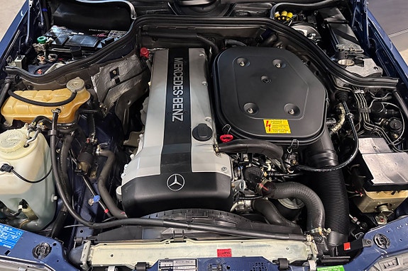 Mercedes-Benz 300 CE-24 17 of 19