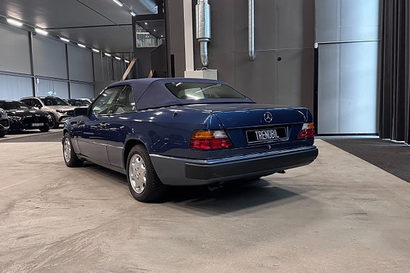 Mercedes-Benz 300 CE-24 5 of 19