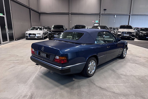 Mercedes-Benz 300 CE-24 7 of 19