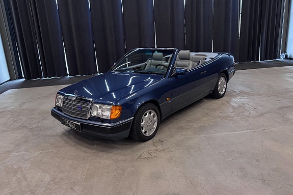 Mercedes-Benz 300 CE-24 2 of 19