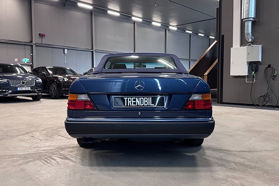 Mercedes-Benz 300 CE-24 6 of 19