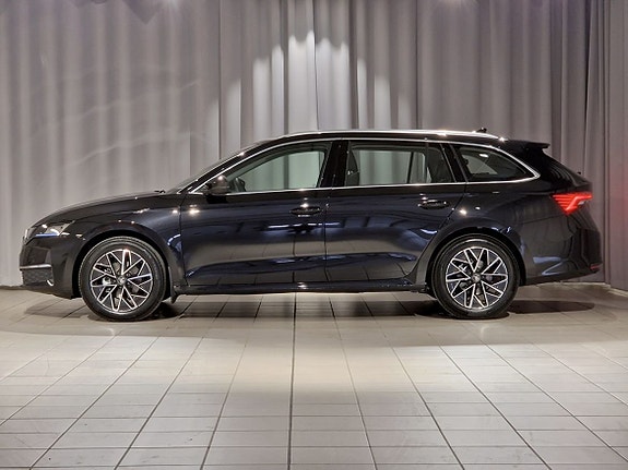 Skoda Octavia 2 of 18