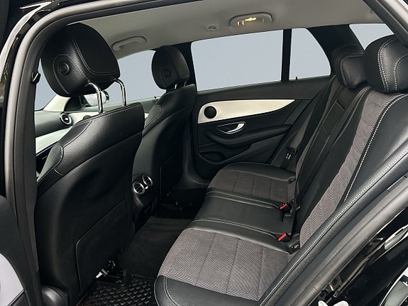 Mercedes-Benz E300 de 13 of 26