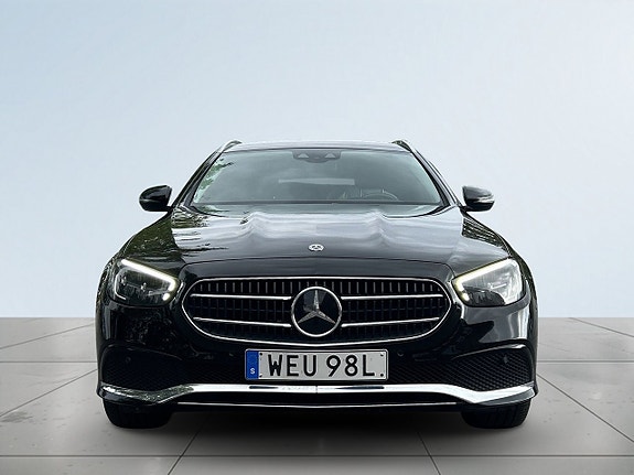 Mercedes-Benz E300 de 2 of 26
