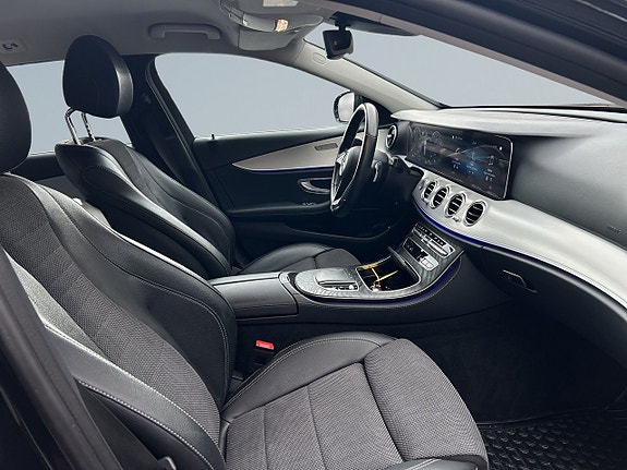 Mercedes-Benz E300 de 10 of 26