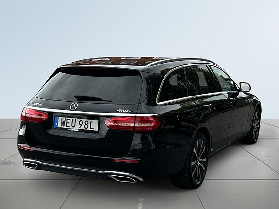 Mercedes-Benz E300 de 6 of 26