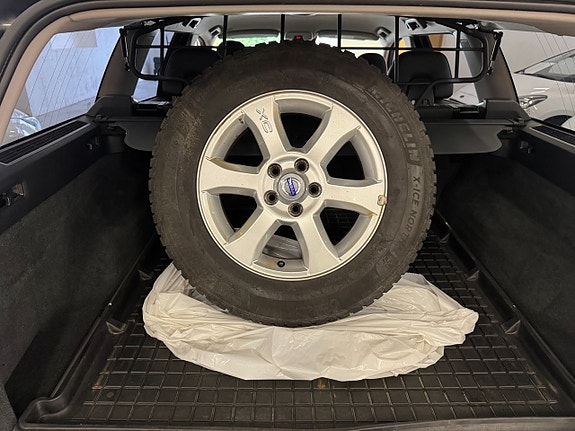 Volvo XC70 12 of 30