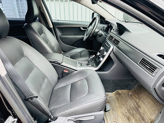 Volvo XC70 5 of 30