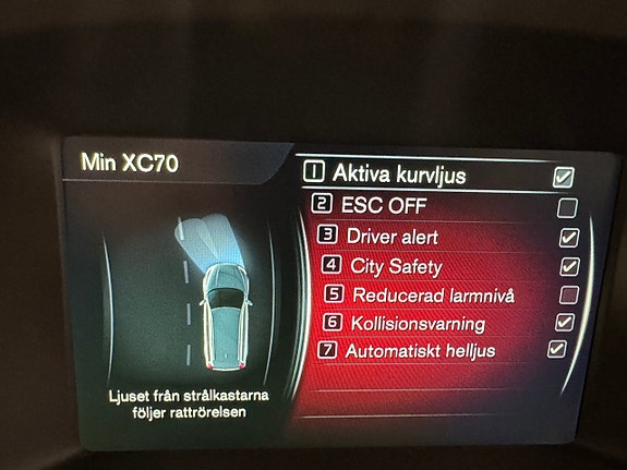 Volvo XC70 25 of 30