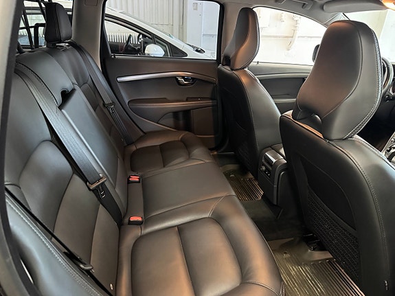 Volvo XC70 18 of 30
