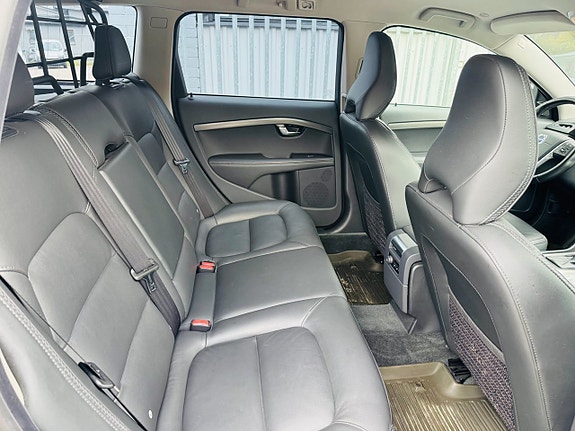 Volvo XC70 6 of 30