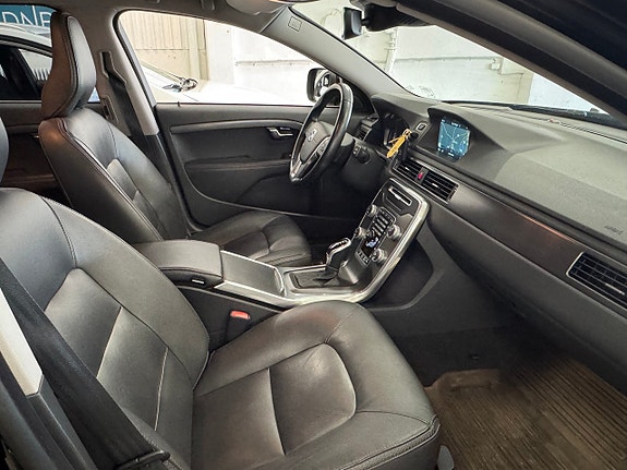Volvo XC70 17 of 30