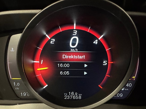 Volvo XC70 22 of 30