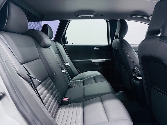 Volvo V50 8 of 17