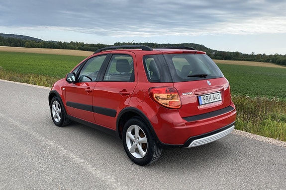 Suzuki SX4 3 of 18