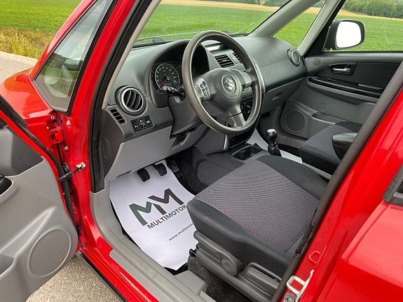 Suzuki SX4 13 of 18