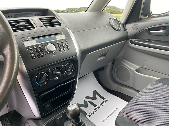 Suzuki SX4 15 of 18