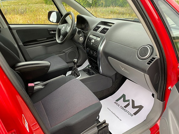Suzuki SX4 16 of 18