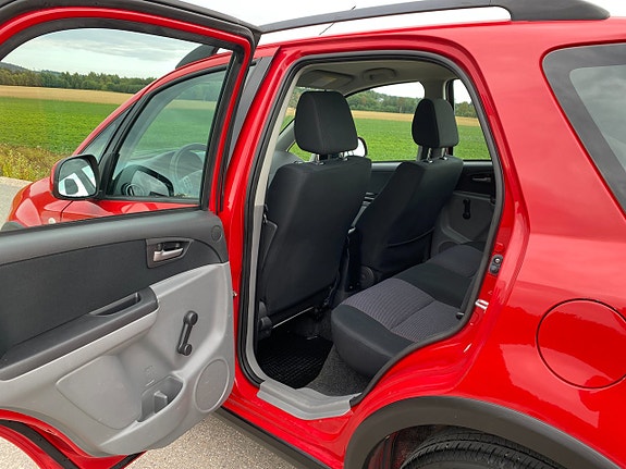 Suzuki SX4 11 of 18