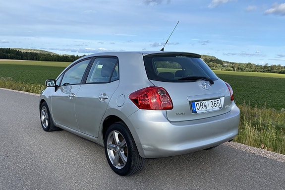 Toyota Auris 3 of 18