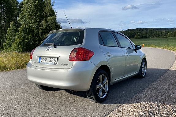 Toyota Auris 5 of 18