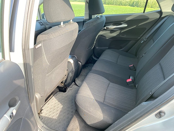 Toyota Auris 11 of 18