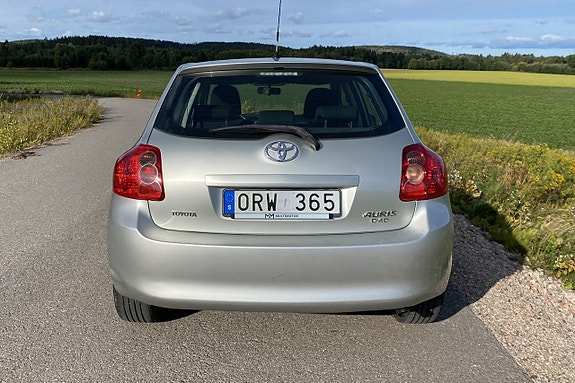 Toyota Auris 4 of 18