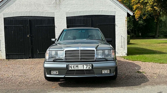 Mercedes-Benz 230 3 of 30