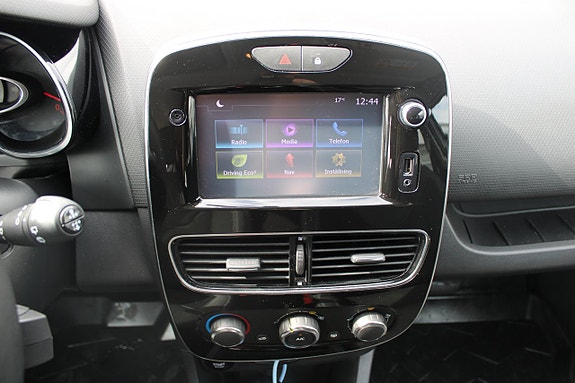 Renault Clio 10 of 13