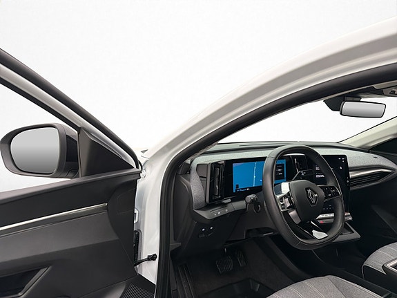 Renault Megane E-Tech 10 of 29