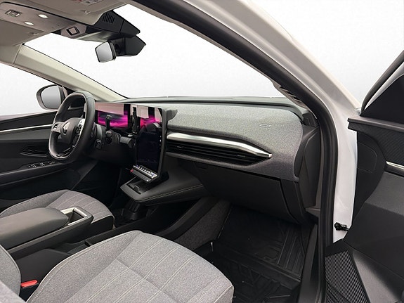 Renault Megane E-Tech 21 of 29