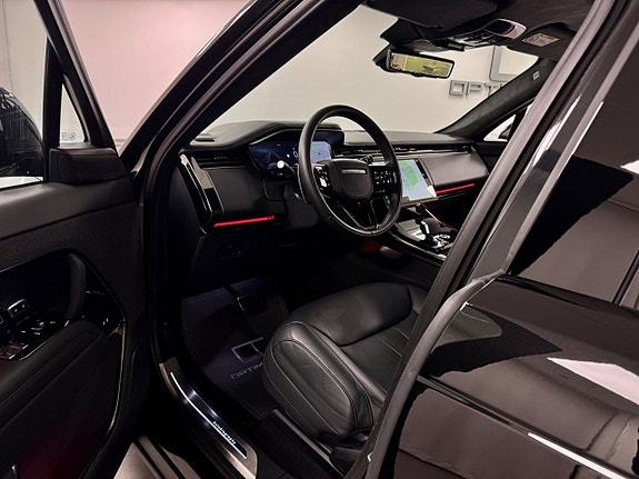 Land Rover Range Rover Sport 3 of 16
