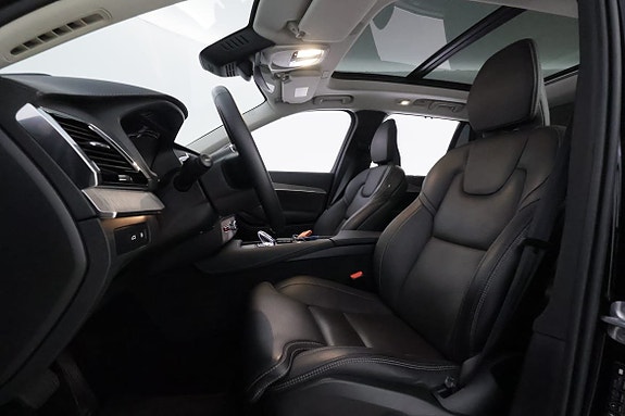 Volvo XC90 12 of 30