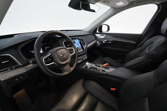 Volvo XC90 13 of 30