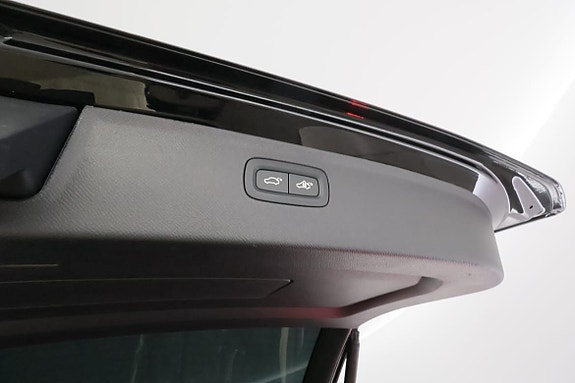 Volvo XC90 10 of 30