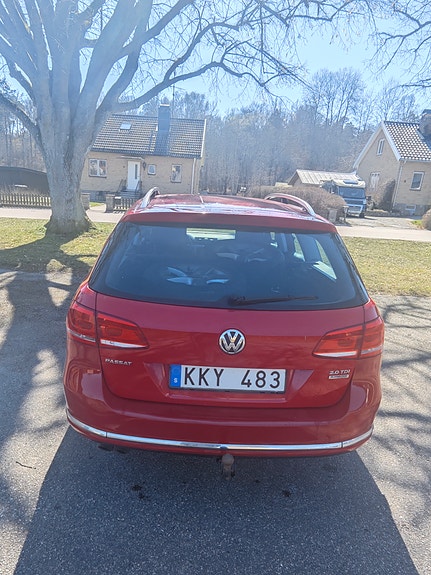 Volkswagen Passat 2 of 5