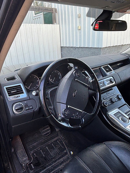 Land Rover Range Rover Sport 6 of 8