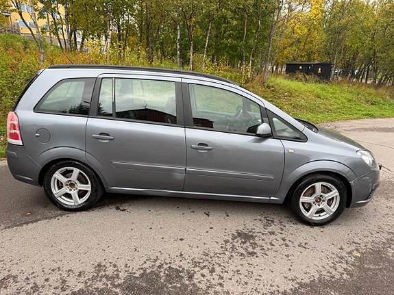 Opel Zafira 3 of 14