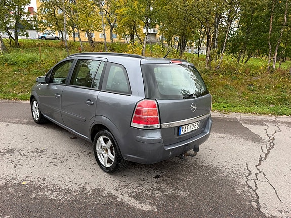 Opel Zafira 9 of 14