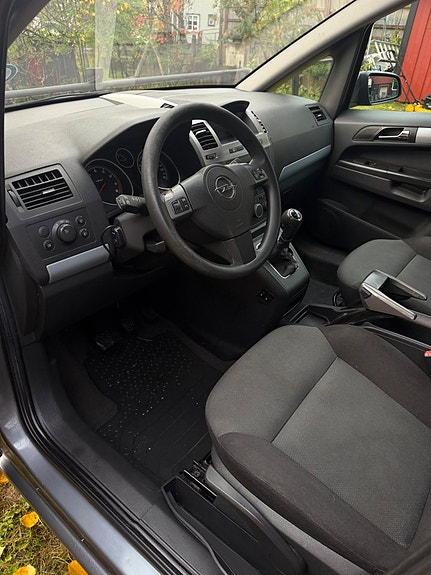 Opel Zafira 10 of 14