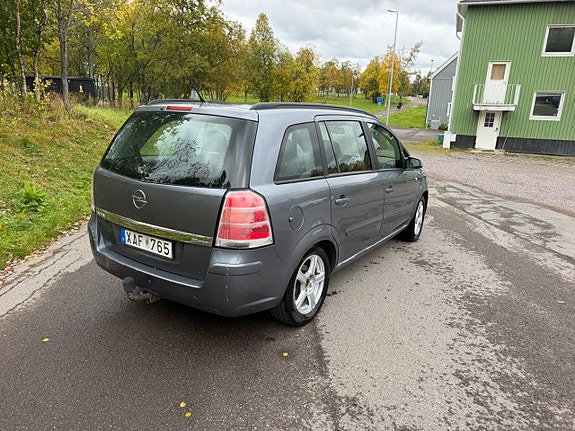 Opel Zafira 4 of 14