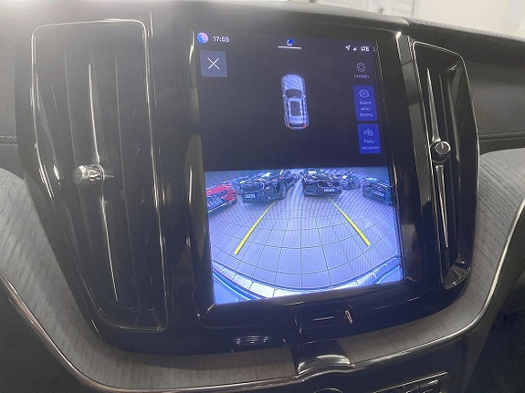 Volvo XC60 10 of 15